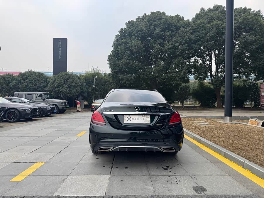 Mercedes-Benz C Class 2018 immagine di auto #18