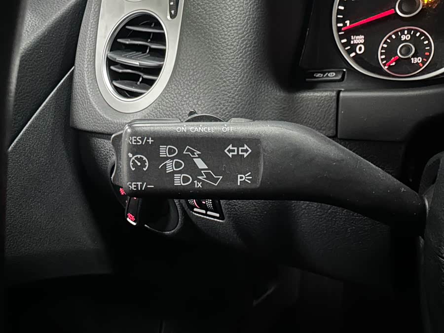 Volkswagen Tiguan 2016 car image #18