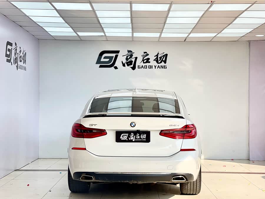 BMW 6 Series GT 2022 #18 BMW 6 Series GT 2022 car image #18