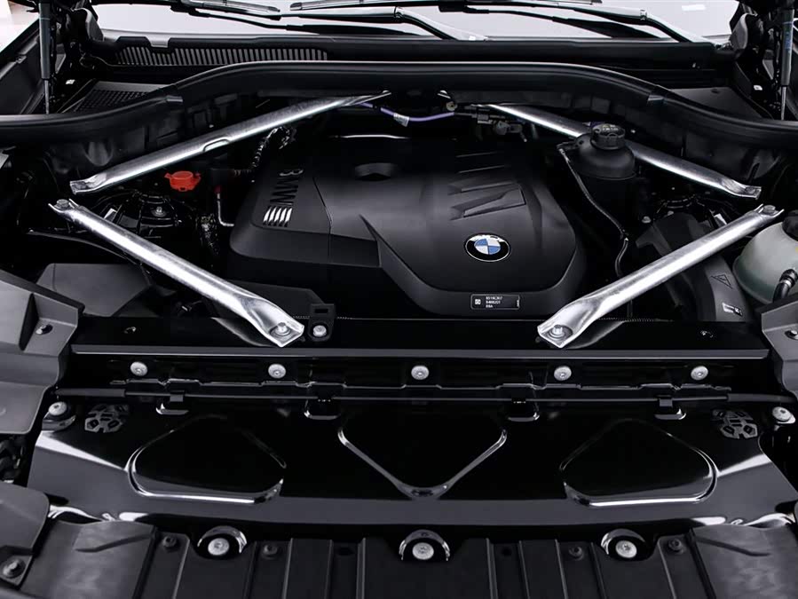 BMW X5 2024 car image #18