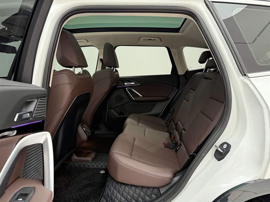 BMW iX1 2025 صورة سيارة #18