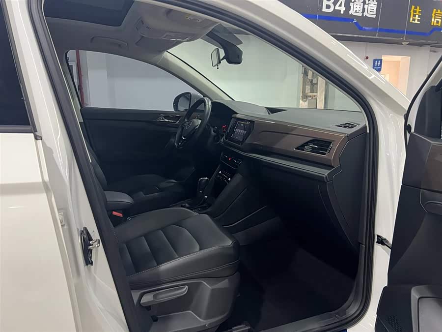 Volkswagen Tharu 2021 #18 Volkswagen Tharu 2021 immagine di auto #18