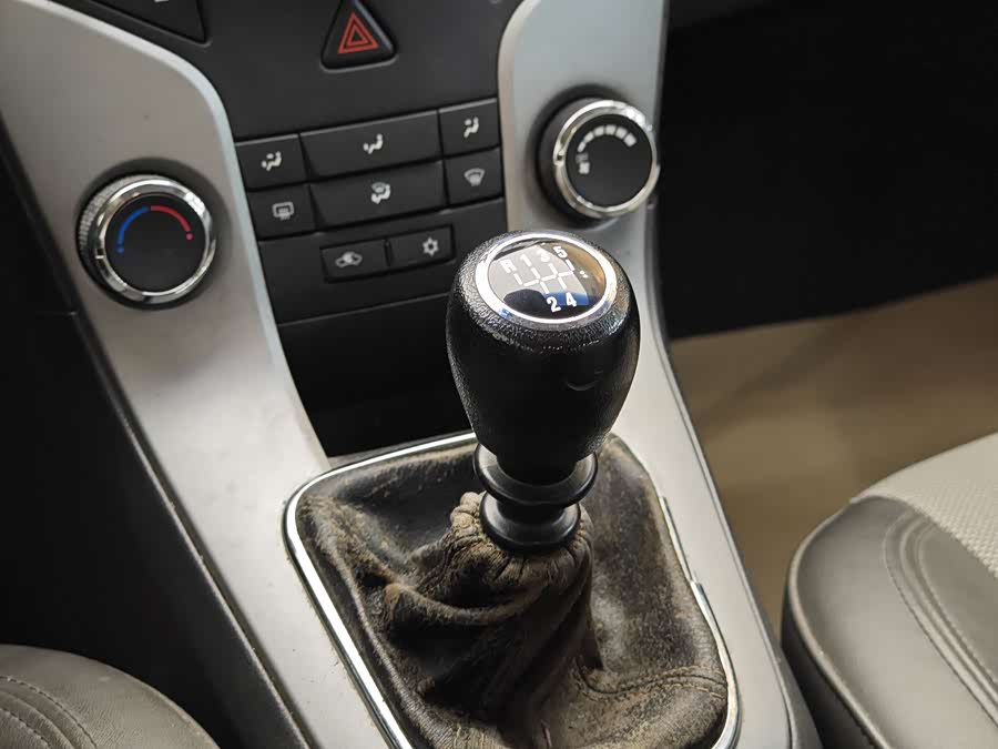 Chevrolet Cruze 2011 изображение автомобиля #18