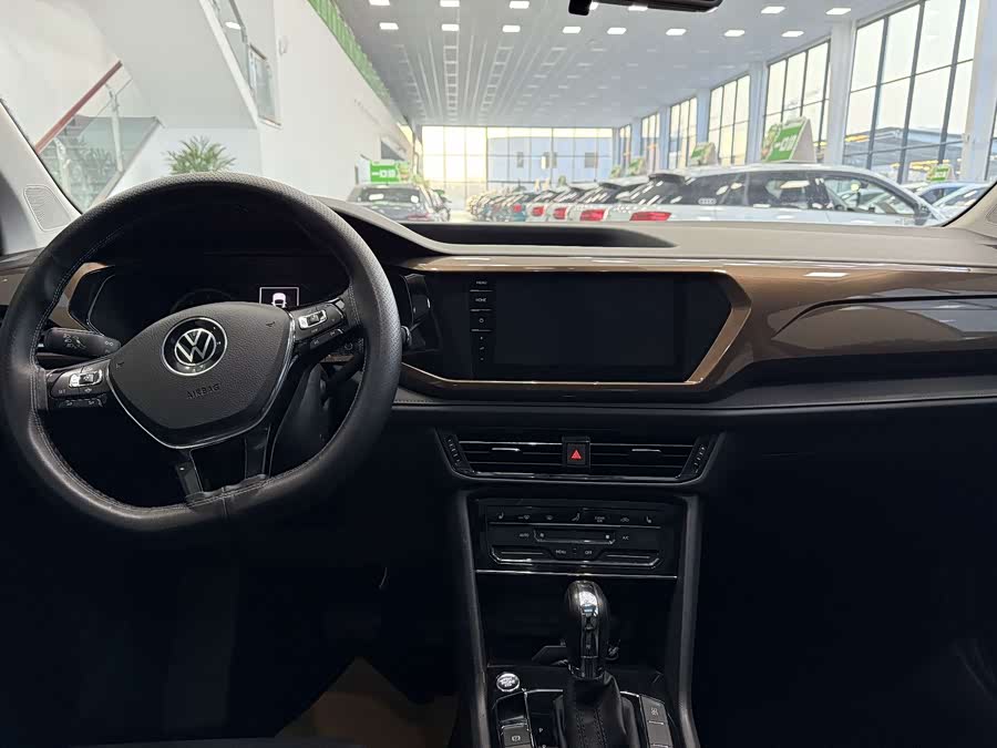 Volkswagen Tharu 2022 car image #18