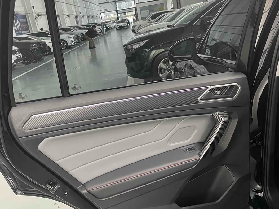Volkswagen Tiguan L 2022 #18 Volkswagen Tiguan L 2022 car image #18