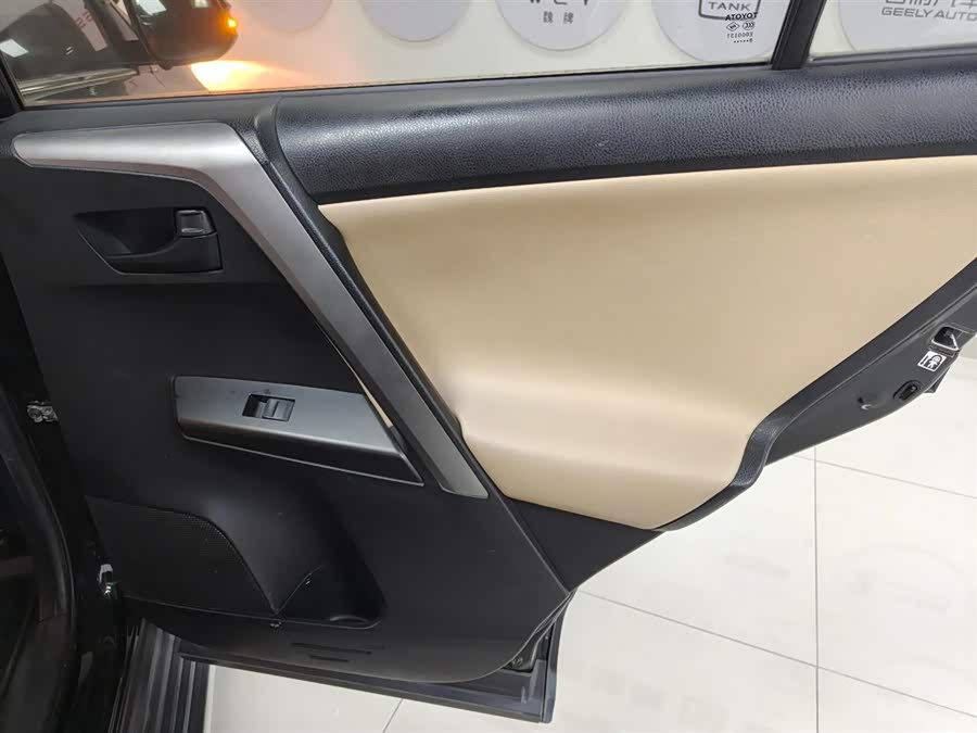 Toyota RAV4 2018 #18 Toyota RAV4 2018 car image #18