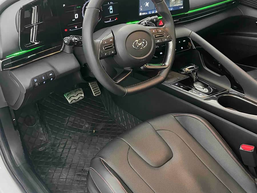 Hyundai Elantra 2023 car image #18