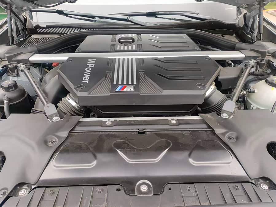 BMW X4 M 2025 car image #18