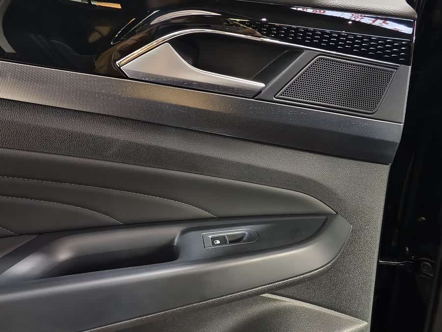 Volkswagen Passat 2024 immagine di auto #18