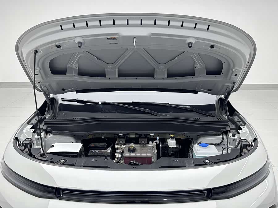 零跑汽车 零跑B10 2025 汽车图片 #18