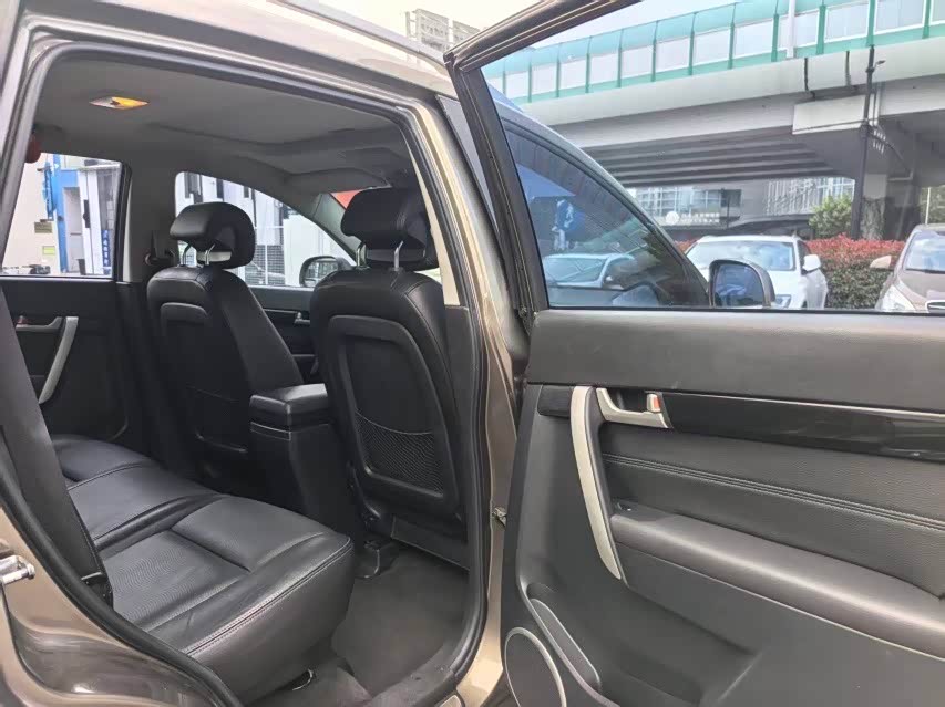 Chevrolet Captiva 2016 car image #18