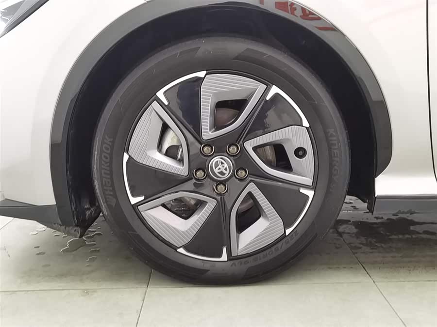 Toyota bZ3 2023 immagine di auto #18