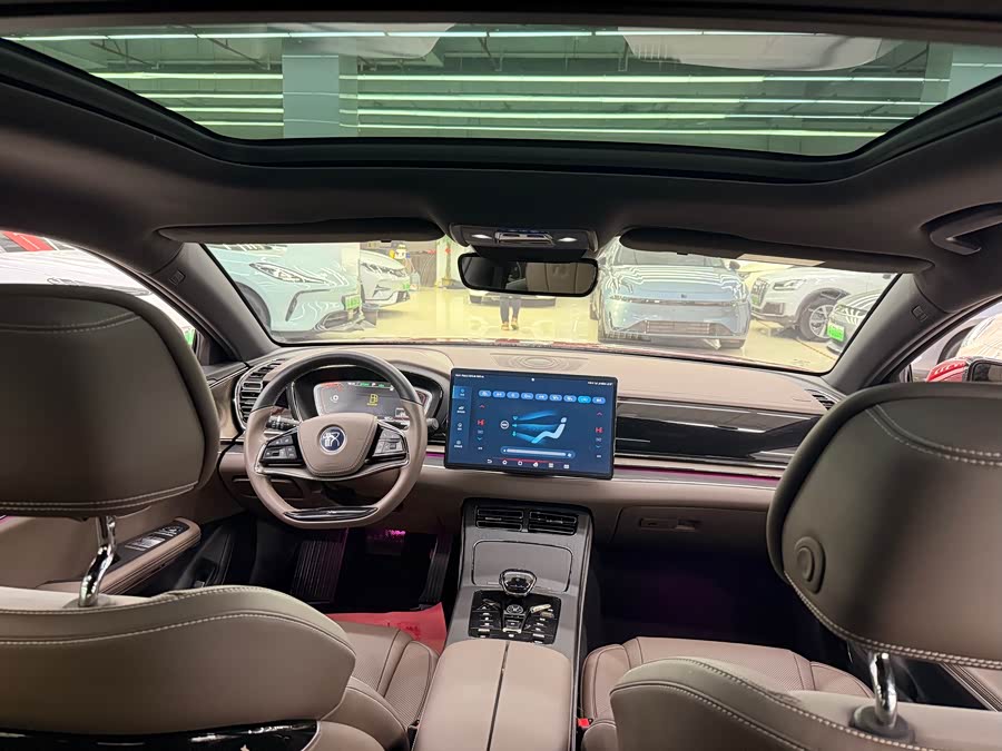 BYD Han 2021 car image #18