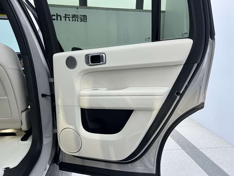 Li L6 2025 imagen de coche #18