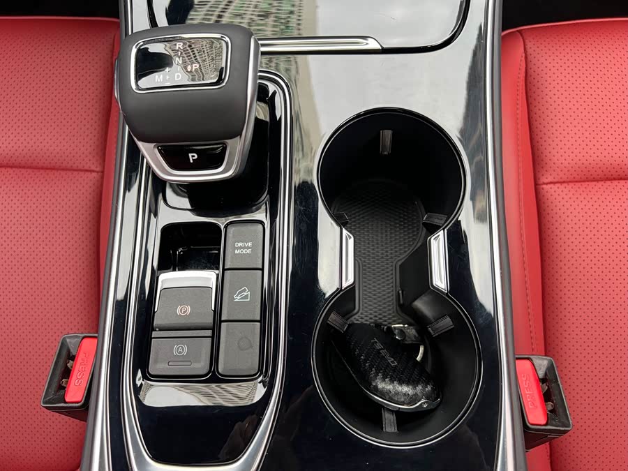 Forthing JOYEAR X6 2018 car image #18