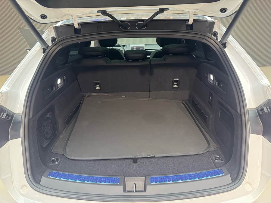 哪吒汽车 哪吒S猎装 2025 #18 哪吒汽车 哪吒S猎装 2025 汽车图片 #18