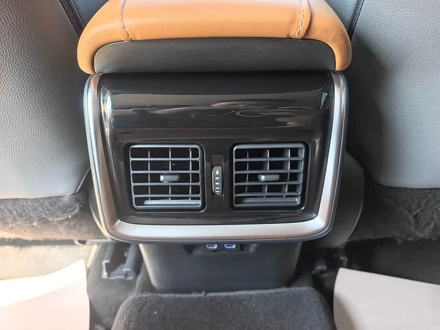 Toyota Venza 2024 car image #18