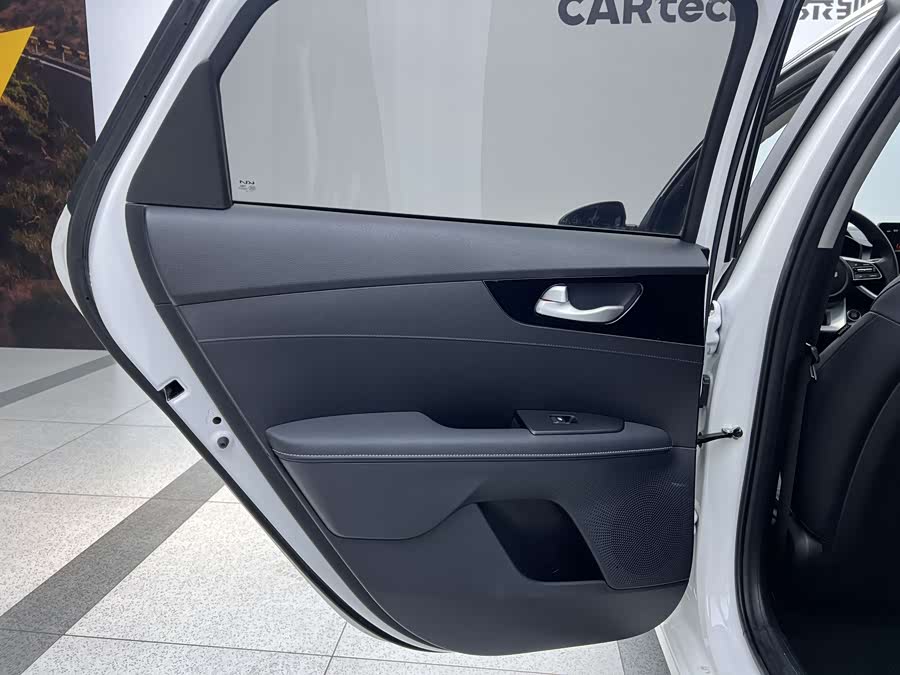 起亚 起亚K3 2022 汽车图片 #18