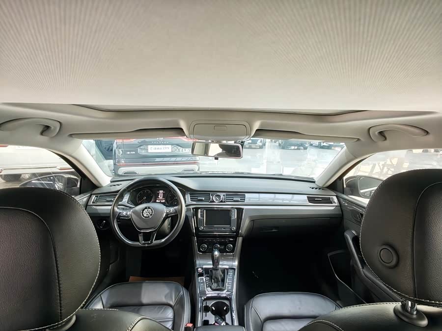 Volkswagen Passat 2018 car image #18