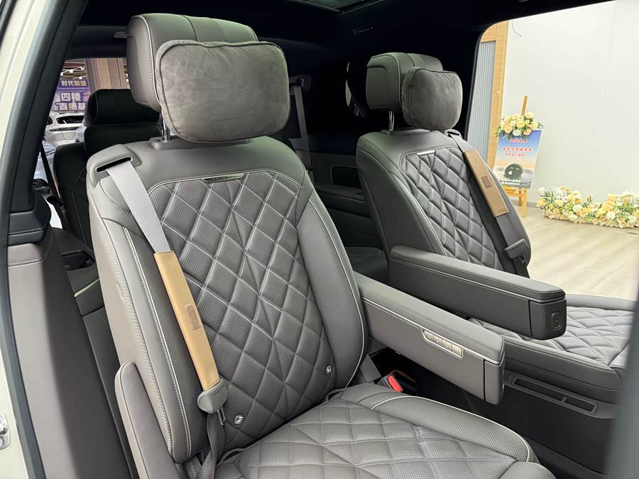 蔚来 蔚来ES8 2025 汽车图片 #18