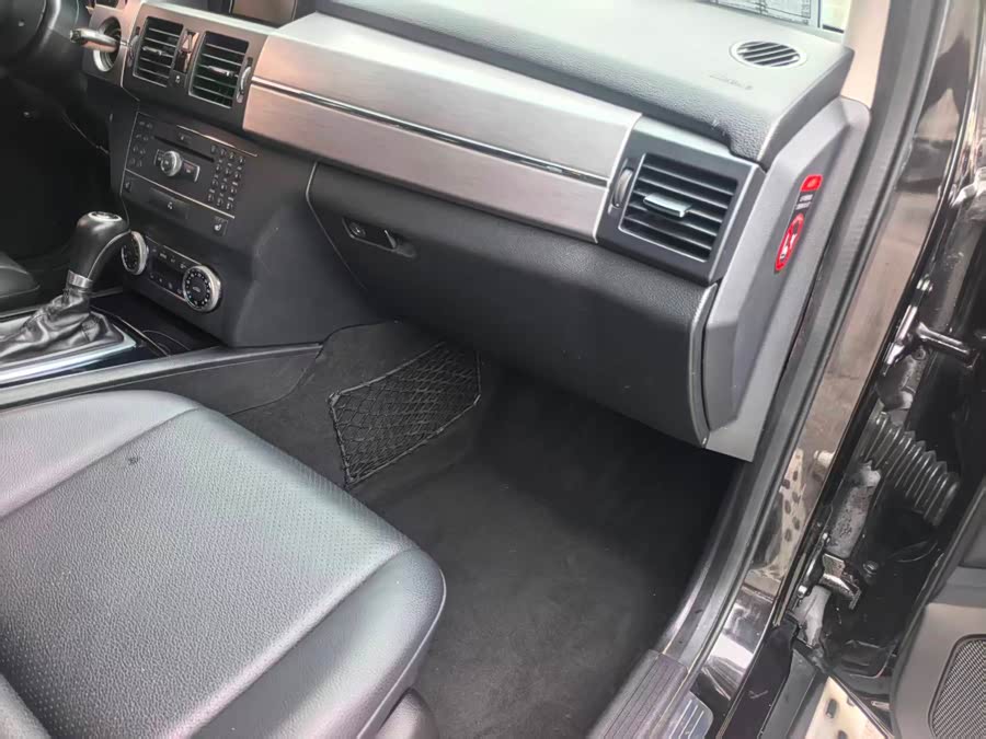 Mercedes-Benz GLK Class 2012 car image #18