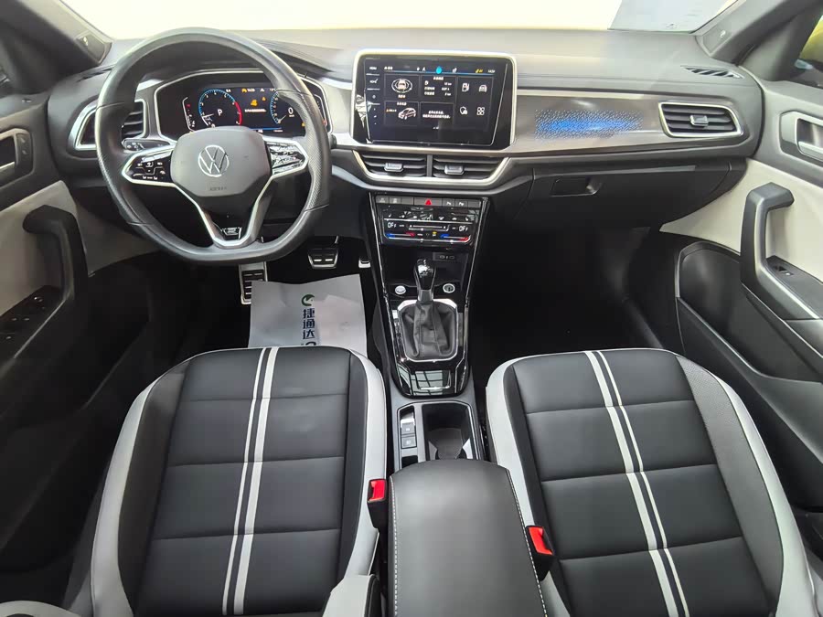 Volkswagen T-Roc 2023 car image #18