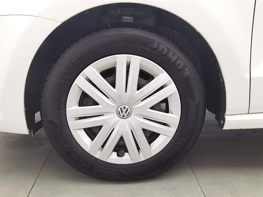 Volkswagen Polo 2018 car image #18