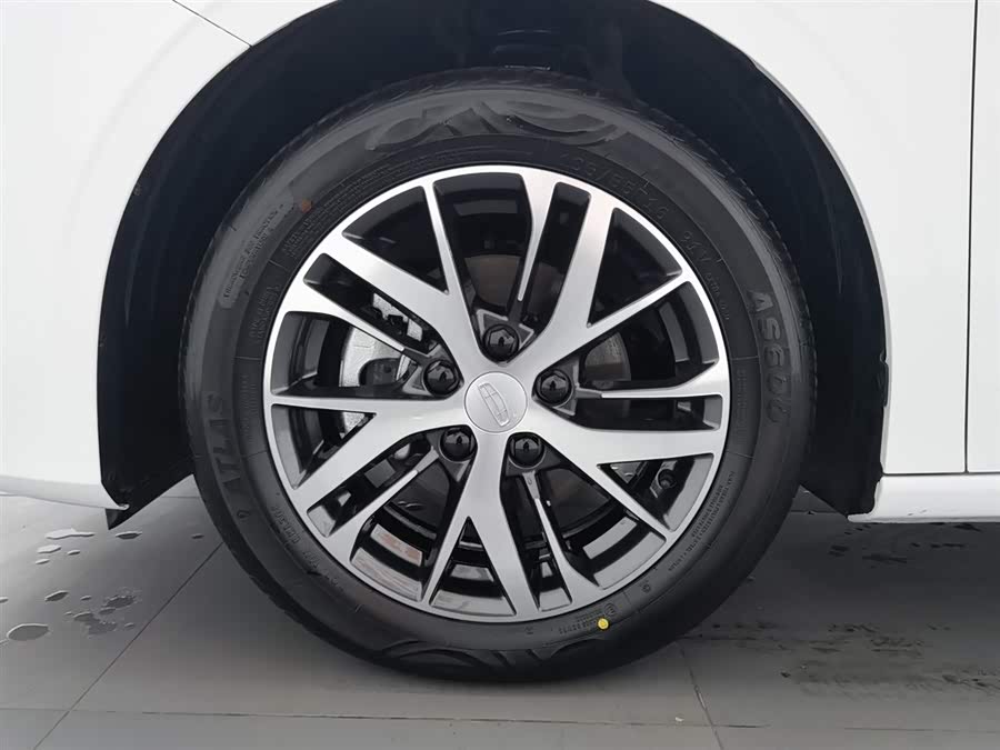 GEELY Emgrand 2025 car image #18