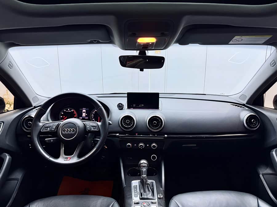 Audi A3 2019 car image #18