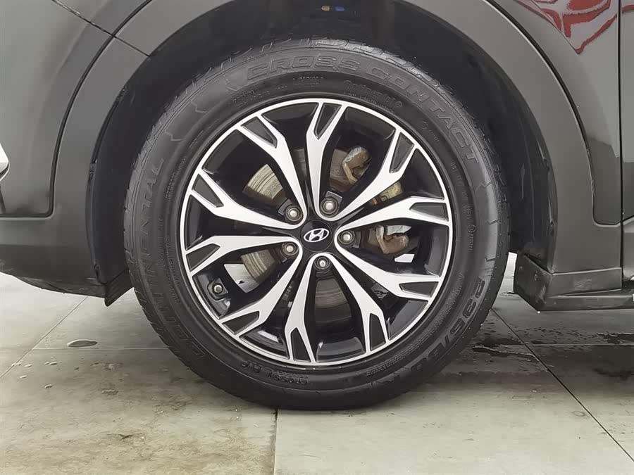 Hyundai Santa Fe 2017 car image #18