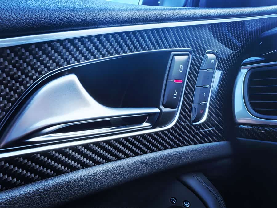 Audi RS 6 2016 صورة سيارة #18