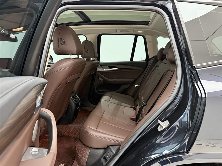 BMW X3 2023 immagine di auto #18