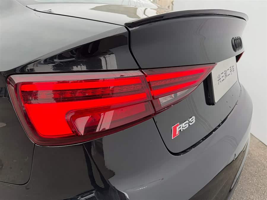 Audi RS 3 2018 immagine di auto #18