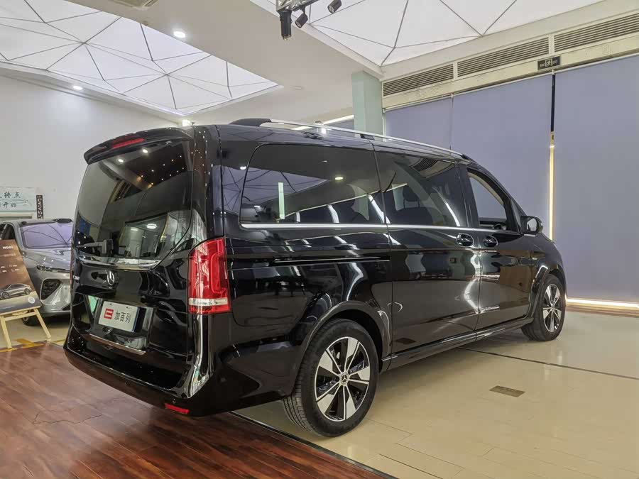 Mercedes-Benz V Class 2024 car image #18