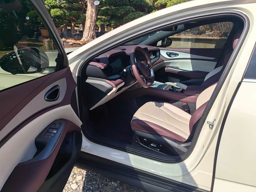 BYD Seal 07 DM-i 2025 immagine di auto #18