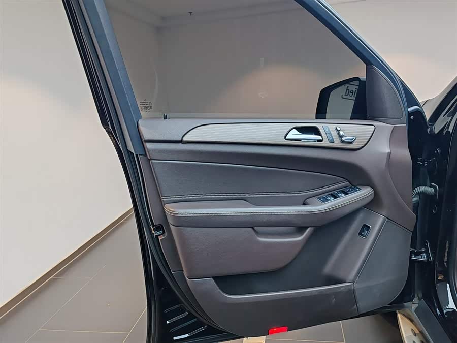 Mercedes-Benz GLE Class 2018 #18 Mercedes-Benz GLE Class 2018 car image #18