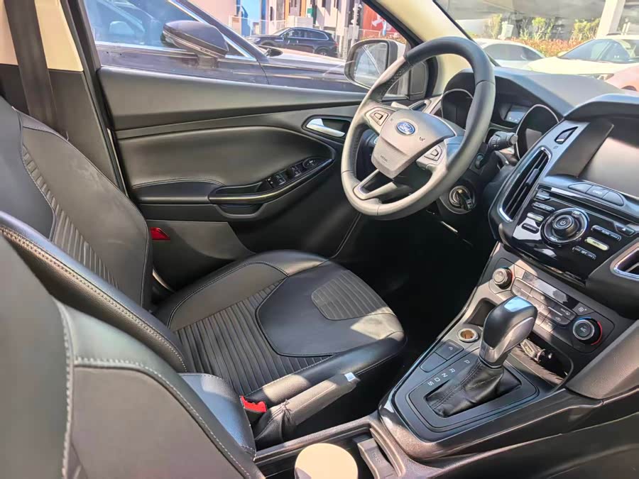 Ford Focus 2016 car image #18