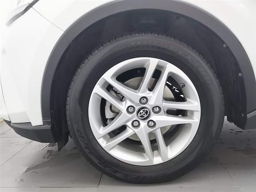 Toyota C-HR 2022 car image #18