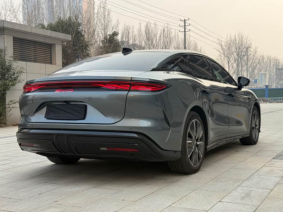 BYD Han 2025 car image #18