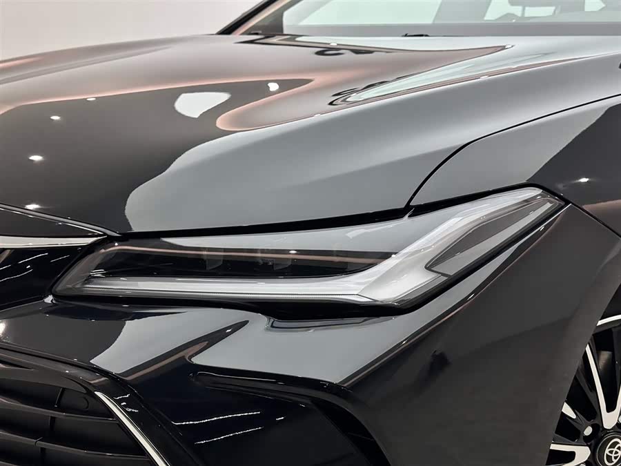 Toyota Avalon 2023 car image #18