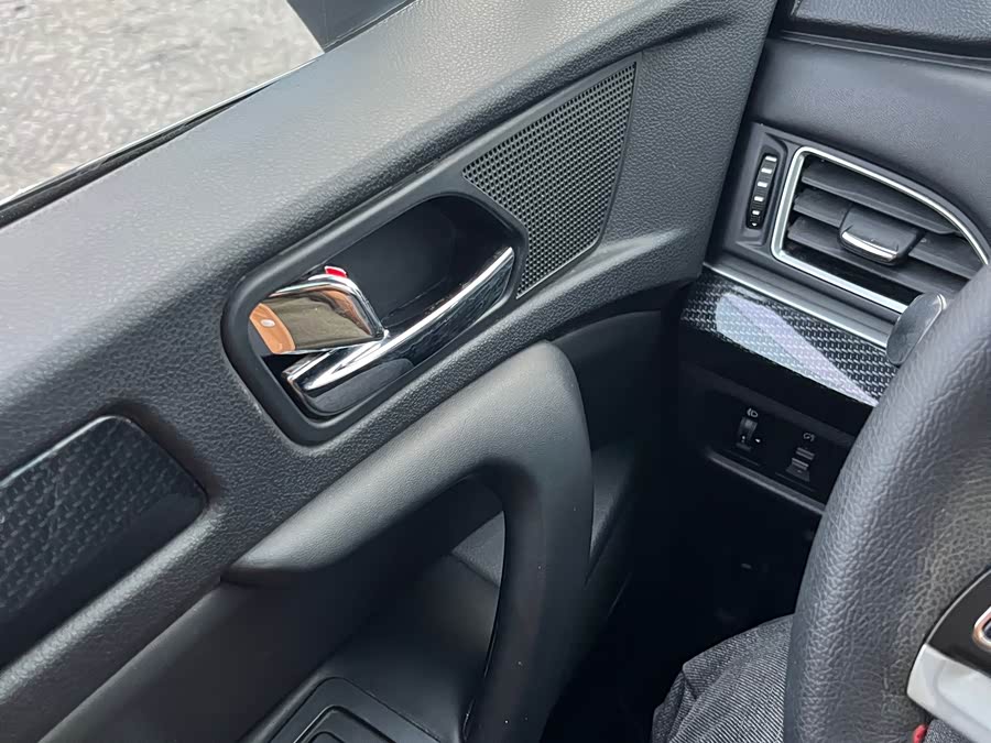 JAC 2017 #18 JAC 2017 car image #18