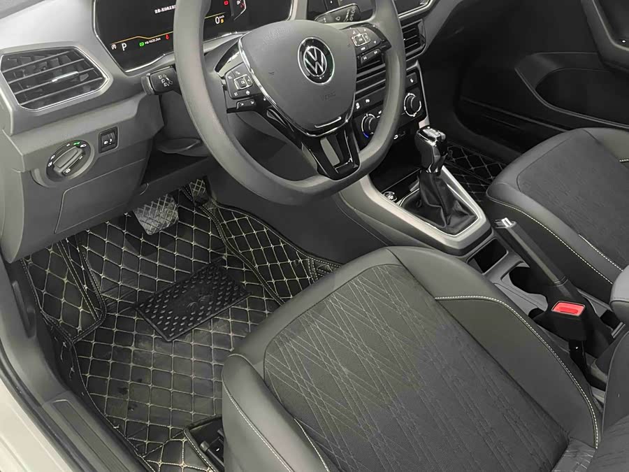 Volkswagen T-Cross 2022 car image #18