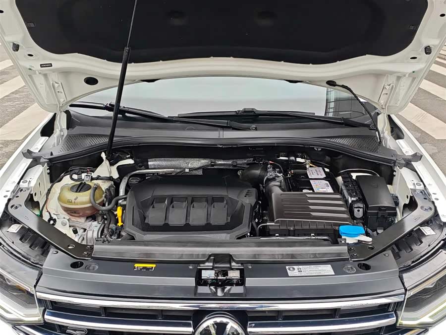 Volkswagen Tiguan L 2021 car image #18