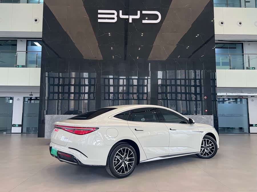 BYD Seal 07 DM-i 2024 #18 BYD Seal 07 DM-i 2024 car image #18