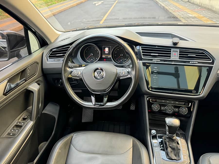 Volkswagen Tiguan L 2019 #18 Volkswagen Tiguan L 2019 car image #18