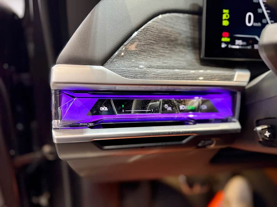 BMW 7 Series 2023 car image #18