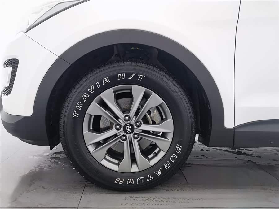 Hyundai Santa Fe 2014 car image #18