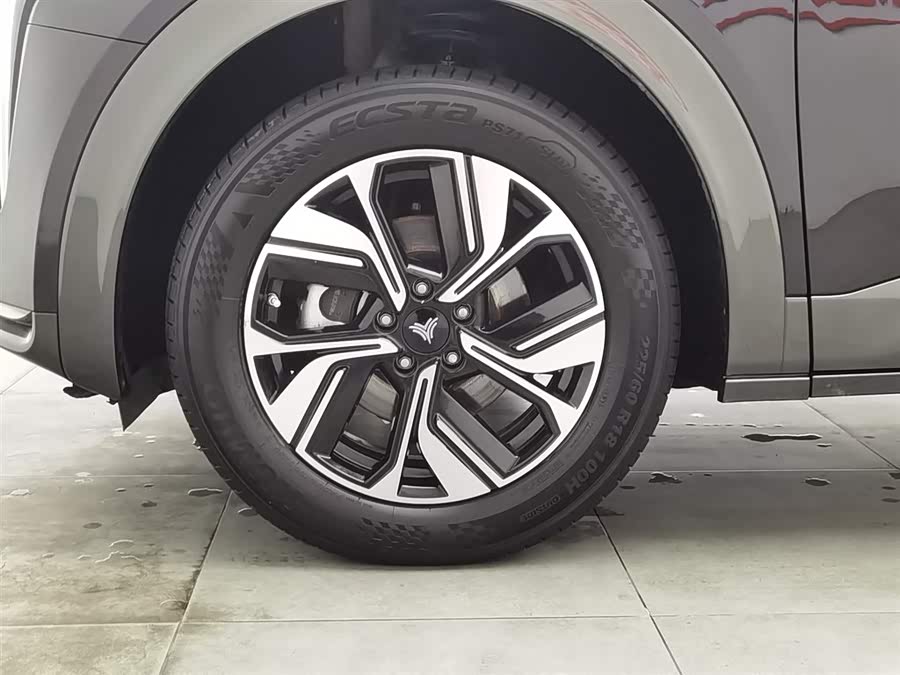 哪吒汽车 哪吒U 2022 #18 哪吒汽车 哪吒U 2022 汽车图片 #18