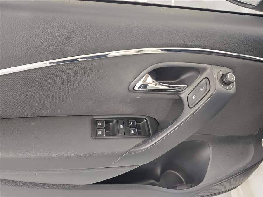 Volkswagen Polo 2018 immagine di auto #18