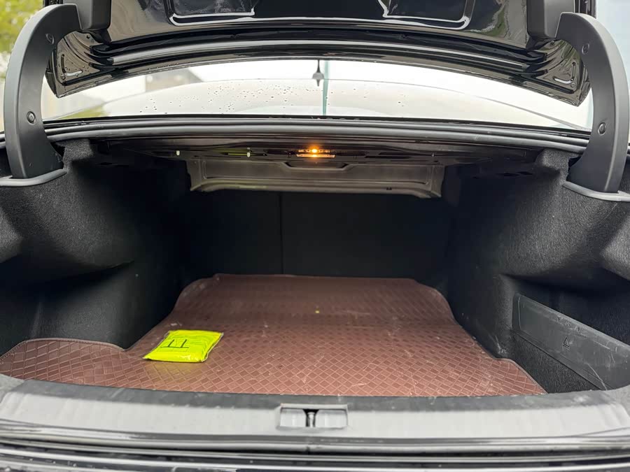 Volkswagen Passat 2025 car image #18